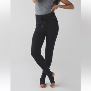 Lululemon Athletica Black High-Rise Leggings 4 Sweet Savasana Sweater Pant